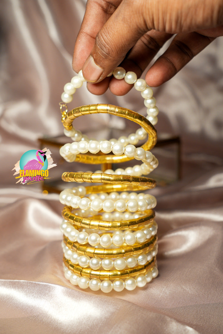 Rahi Pearl Spiral Bangle