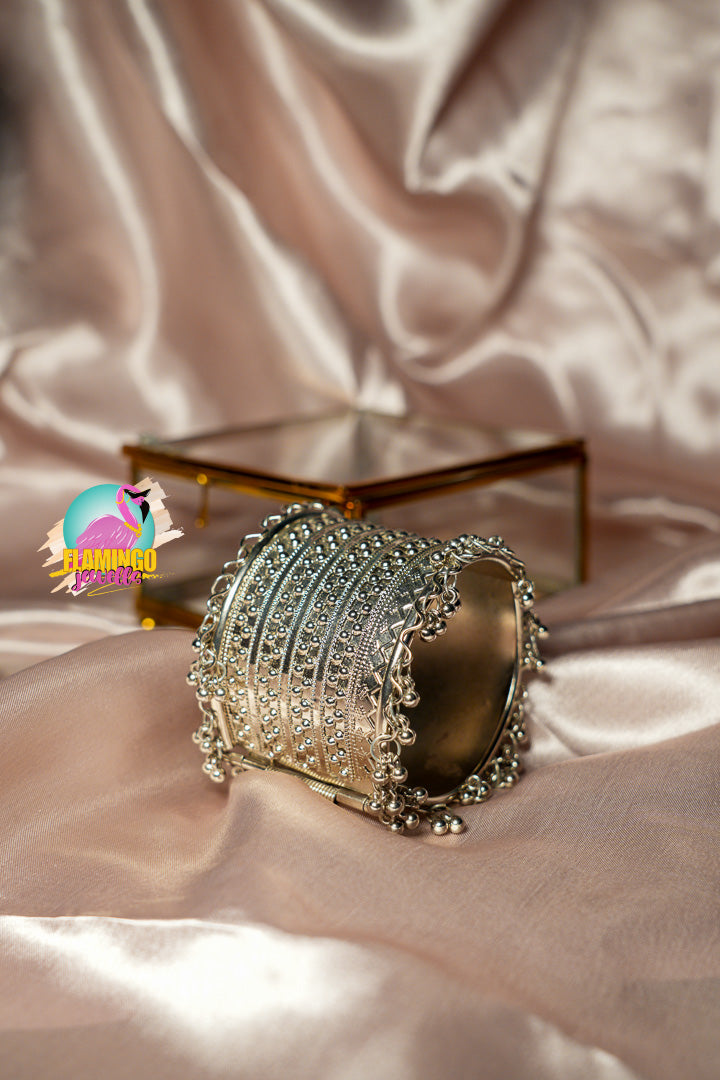 Kalyaani Handcuff