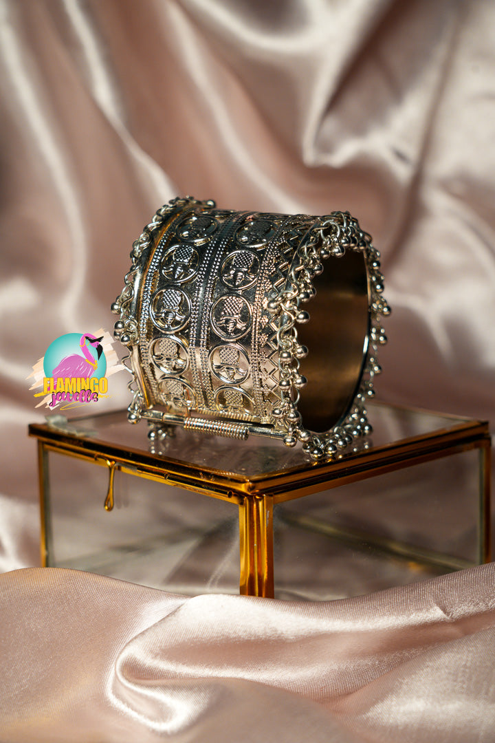 Kalyaani Handcuff