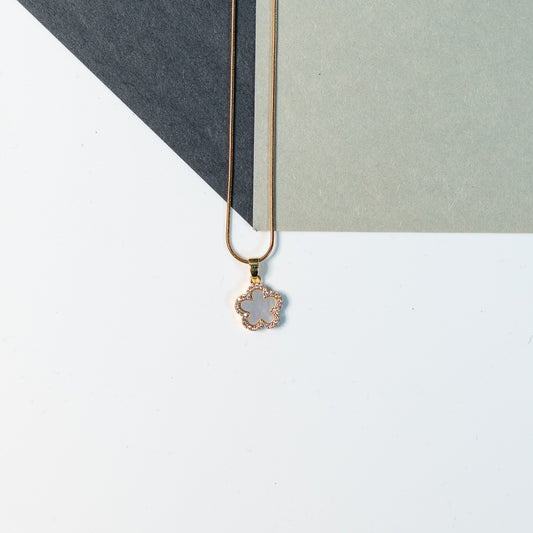 Classic Pearl Clover Pendant