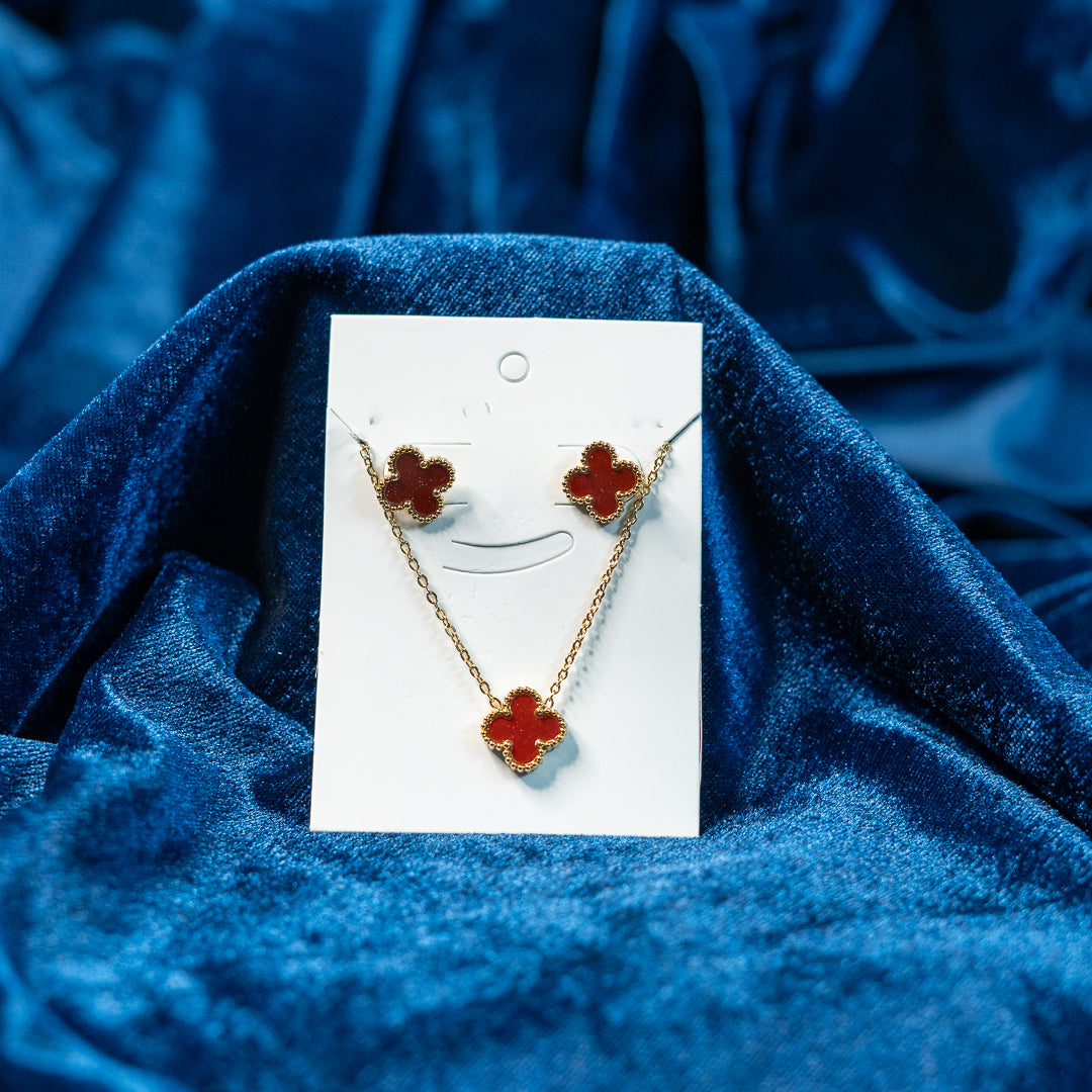 Brown Clover Pendant Set