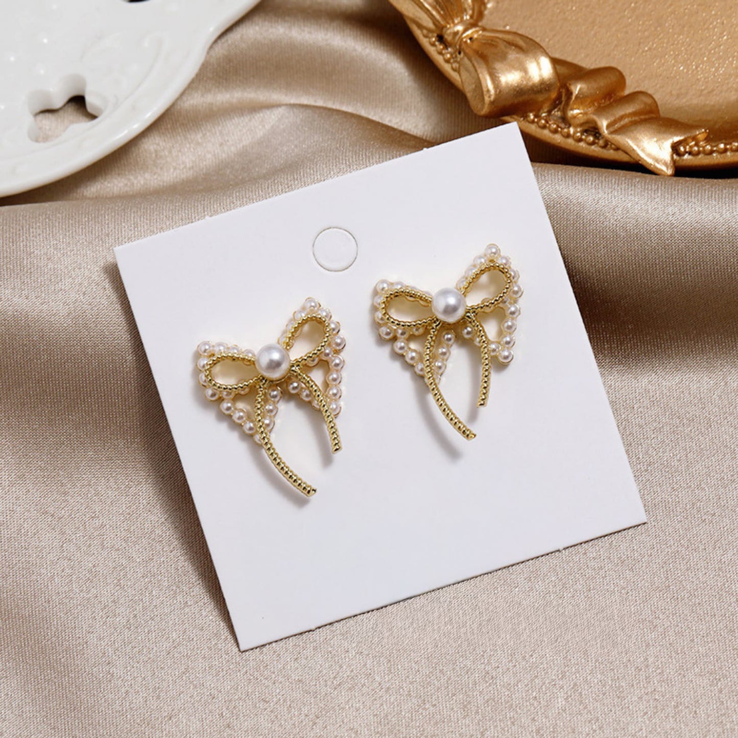 Pearl Bow Stud