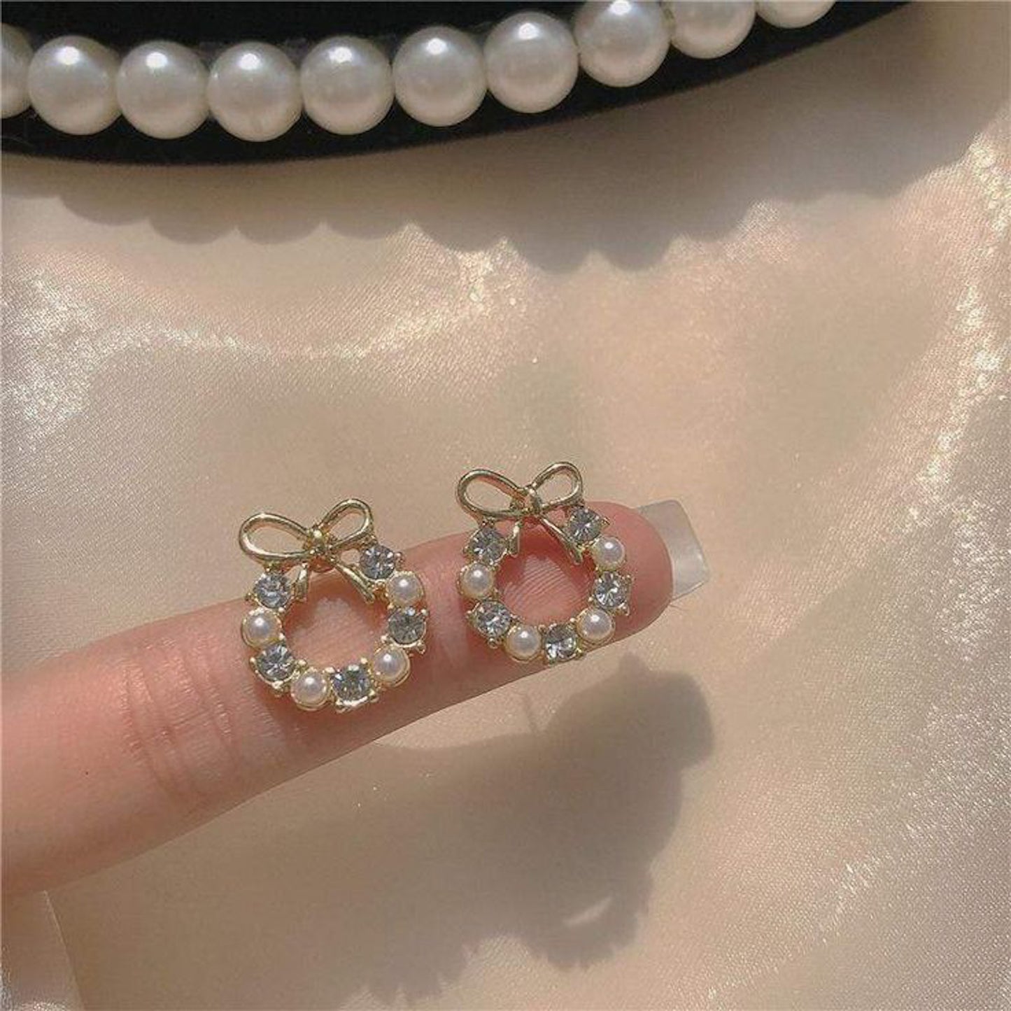 Pearl Wreath Korean Stud