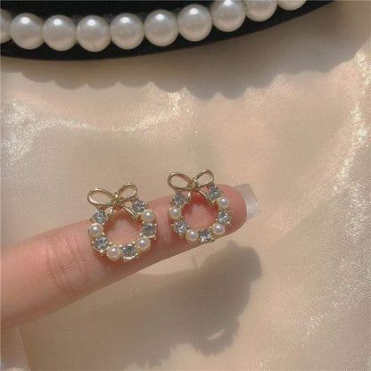 Pearl Wreath Korean Stud