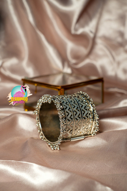 Kalyaani Handcuff
