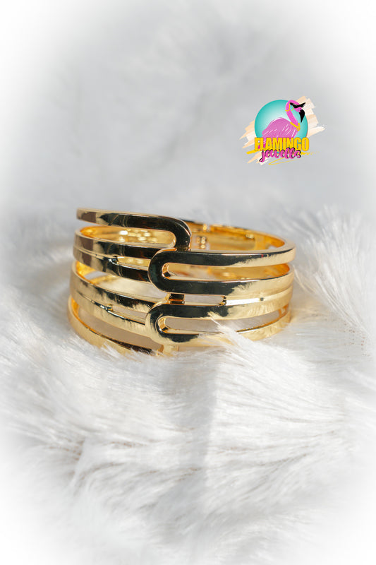 Evelyn Handcuff