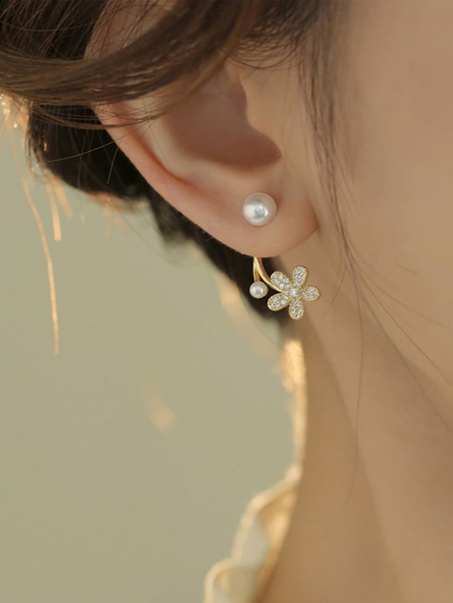Floral White Pearl Studded Stud